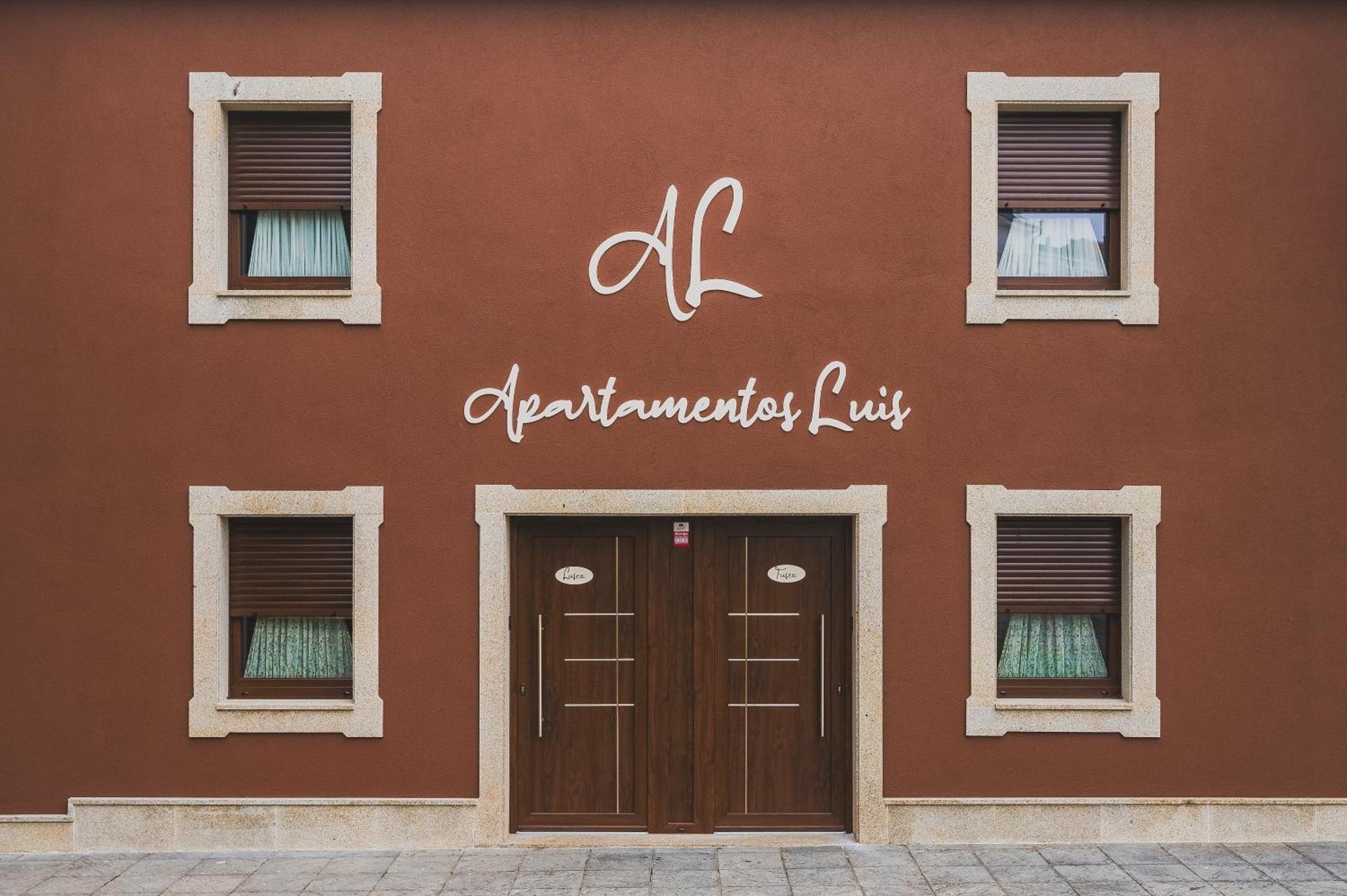 Apartamentos Luis Arzua Bagian luar foto